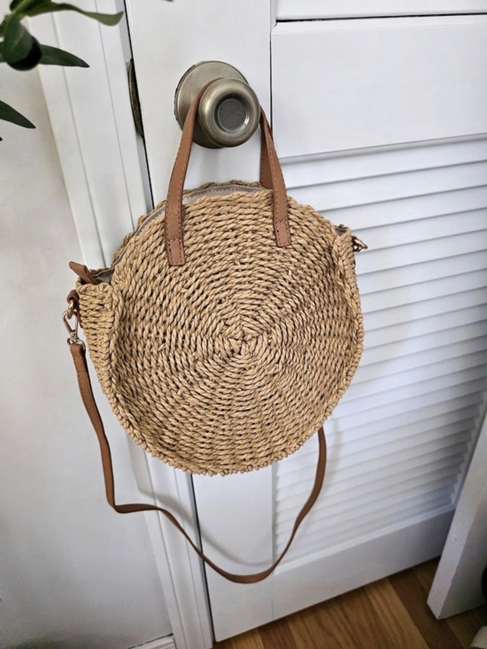 Round Straw Shoulder Crossbody Bag in Brown